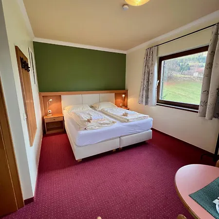 Lambrecht Hotel *